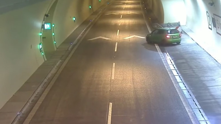 Πάρτε του το δίπλωμα! Πάρτε του το δίπλωμα!